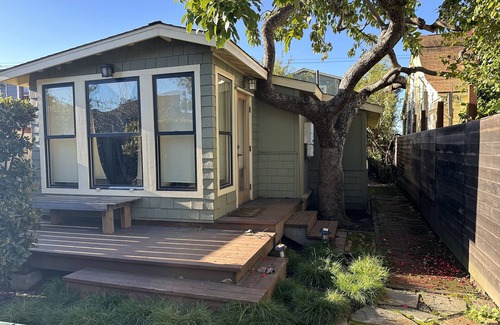 Piedmont Avenue House | Charming 3-bedroom villa house with ADU in Temescal Oakland with AC, WiFi