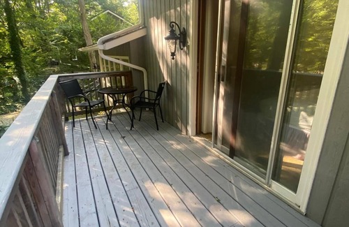 Grand Bend Cottage | Charming 3 bedrooms cottage. Steps to beach in fabulous Grand Bend