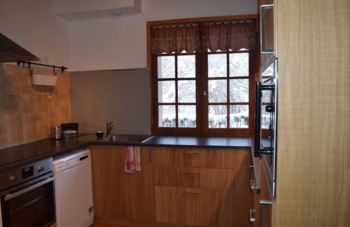 Benque-Dessous-et-Dessus Ski Chalet | Charming 3* chalet 5 minutes from Luchon Centre and 15 minutes from Peyragudes. Enclosed garden