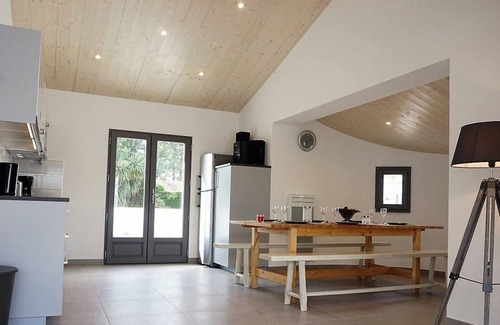 Noirmoutier-en-l'Ile House | Charming 3BR Beach House with Garden, Terrace & Parking - Steps from Noirmoutier-en-l'Île Beach