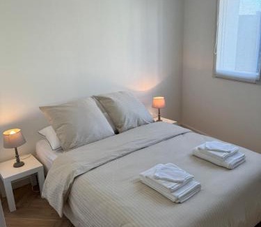 Savigne-lʼEveque Apartment | Charming 3-room in Savigné l'Évêque