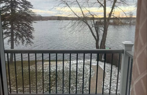 White Lake House | Charming 3-bedroom house in peaceful White Lake Township on Pontiac Lake