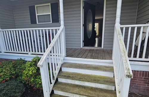 Vinemont House | Charming 3bd/2ba House on large lot,