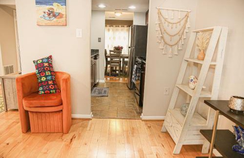Landmark House | Charming 3bd Alexandria House, 11 miles to DC, Nice front view
