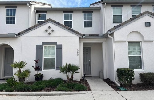 Davenport House | Charming 3Bd Pool TH The Enclaves at Festival-350CD-NEW