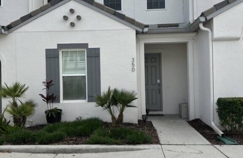 Davenport House | Charming 3Bd Pool TH The Enclaves at Festival-350CD-NEW