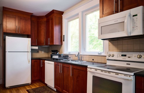 Civic Hospital - Experimental Farm - Central Park House | Charming 3bdrm Home in Centretown w Free Parking