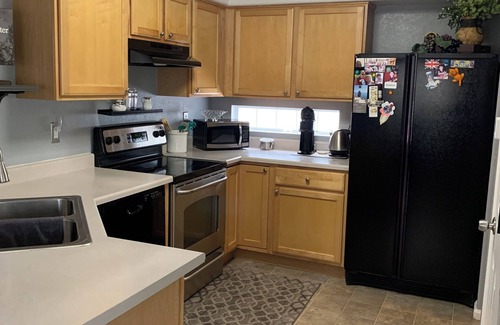 Green Valley Ranch House | Charming 3bed 2.5 bth, Cozy,close to DIA, 2 Car Garage, Great Back yard AC, WiFi