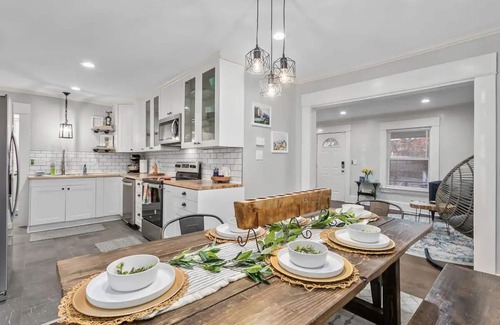 South Kansas City House | Charming 3Bed/2Bath House in the Heart of Kansas City!