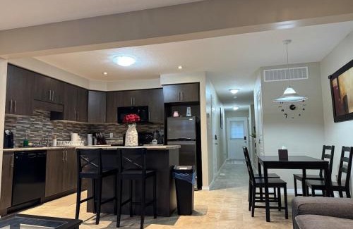 Grand River South House | Charming 3bedroom 3bath house