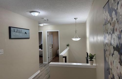 Grand River South House | Charming 3bedroom 3bath house