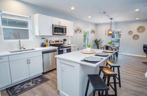 Eastside Promise Neighborhood Cottage | Charming 3br/1ba Close to Vibrant Downtown