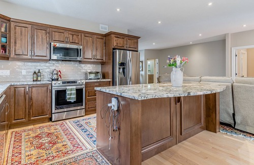 Trenton House | Charming 3BR Bungalow in Trenton