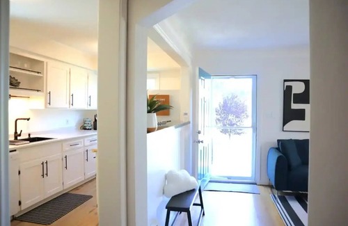 Ferndale House | Charming 3br Bungalow - Park Facingnn