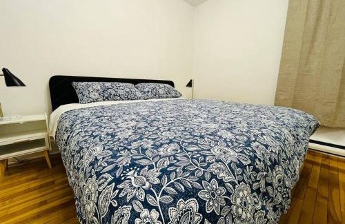Cote-Des-Neiges—Notre-Dame-De-Grace Apartment | Charming 3BR Getaway, Free Parking & Near Metro