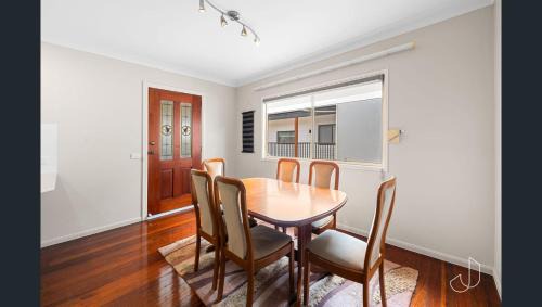 Eagle Heights House | Charming 3BR Home - Mt Tamborine
