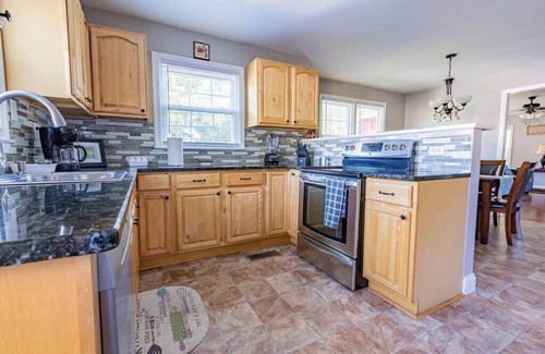 Rossville House | Charming 3BR Home in Rossville, GA Family Retreat