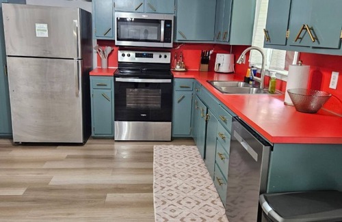 South Central Omaha House | Charming 3BR Home Near Downtown Omaha, Quiet Area + Backyard + Wi-Fi