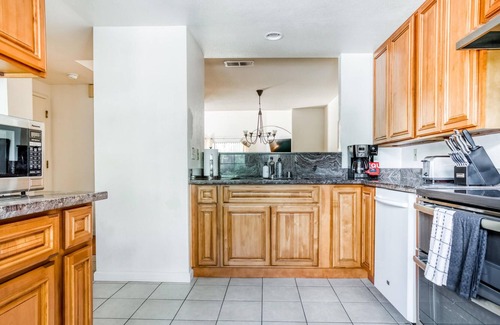 Carmine - Parkmont House | Charming 3BR Townhouse in San Jose