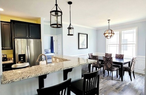 Issue House | Charming 3BR with Fire Pit and Large Covered Porch