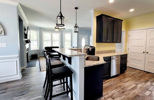Issue House | Charming 3BR with Fire Pit and Large Covered Porch