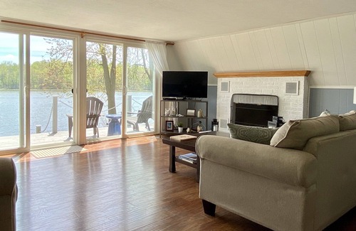 Paw Paw House | Charming 4 bed / 2 bath Lake House