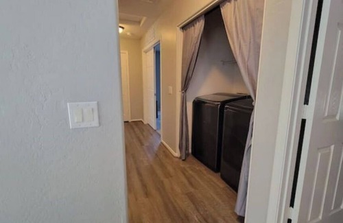 Dos Rios House | Charming 4 bed/3 bath house, full amenities!