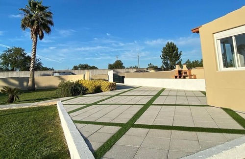 Palhais House | Charming 4-Bed Villa in Quinta do Anjo, Palmela