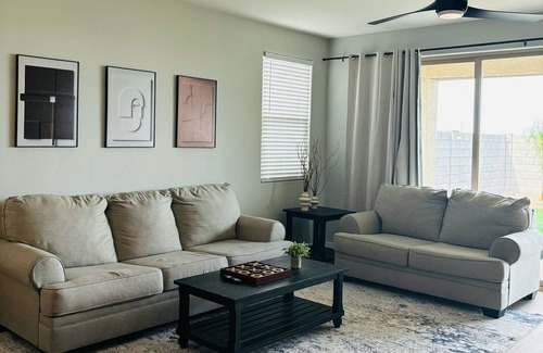 Maricopa County House | Charming 4-bedroom house in a quiet neighborhood,close to Verrado