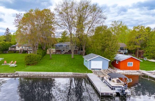 Bobcaygeon Cottage | Charming 4-bedroom cottage in Kawartha Lakes with WiFi, AC