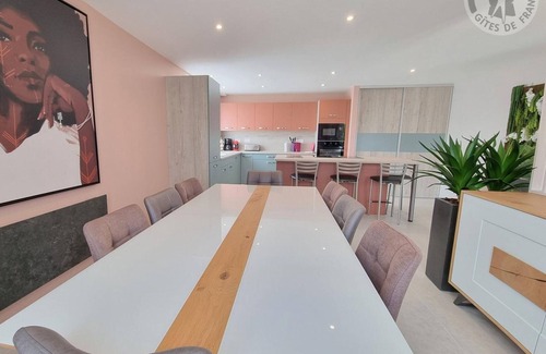 Viels-Maisons Cottage | Charming 4-Bedroom Cottage with Garden, Terrace, and Close to Disneyland Paris