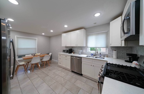 Beverly Hills House | Charming 4-bedroom house on a half-acre lot in a beautiful neighborhood.