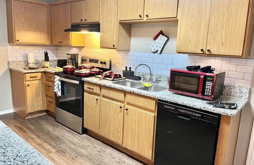 Glenn Heights House | Charming 4-bedroom home in Glenn Heights. Sleeps 9 guests!