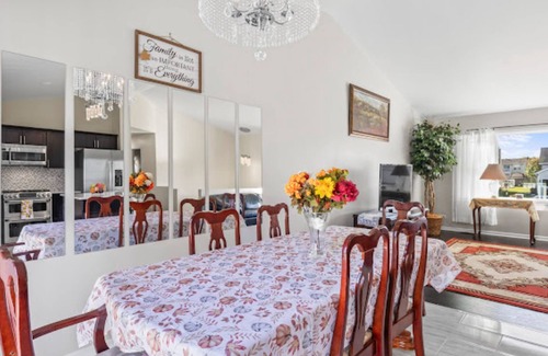 North Chicago House | Charming 4-bedroom house with WiFi and AC in peaceful North Chicago