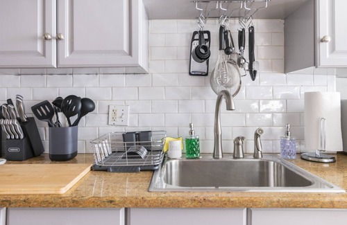 Near Northeast House | Charming 4 Bedroom House!1 Mile from Capitol Hill!