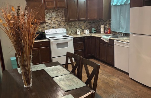 Petersburg House | Charming 4 bedroom 2 bathroom home in Prince George County.