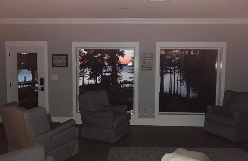 Negreet House | Charming 4-bedroom, 3 Bath Lake House on Toledo Bend Lake