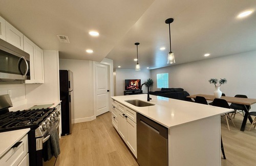 Orem House | Charming 4-bedroom 4-bathroom! New! Location!