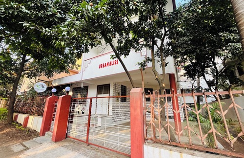 Nashik House | Charming 4-bedroom bungalow with WiFi and AC in delightful Nashik