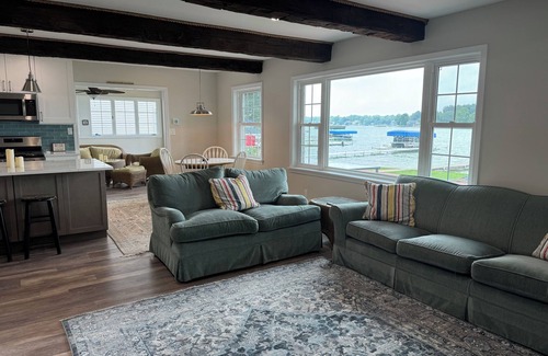 Cassopolis Cottage | Charming 4-bedroom cottage on fabulous Diamond Lake! Just remodeled! WiFi & AC