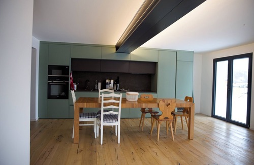 Ovronnaz Ski Chalet | Charming 4-bedroom Chalet in Ovronnaz – Panoramic Views & Luxury Comfort & WiFi