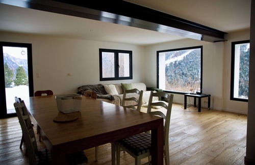 Ovronnaz Ski Chalet | Charming 4-bedroom Chalet in Ovronnaz – Panoramic Views & Luxury Comfort & WiFi