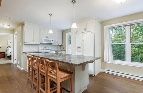 Lac-Brome Cottage | Charming 4-bedroom cottage nestled btw Sutton, Knowlton, Bromont and Cowansville