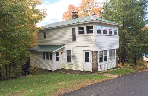Star Lake House | Charming 4-bedroom cottage in Star Lake with WiFi