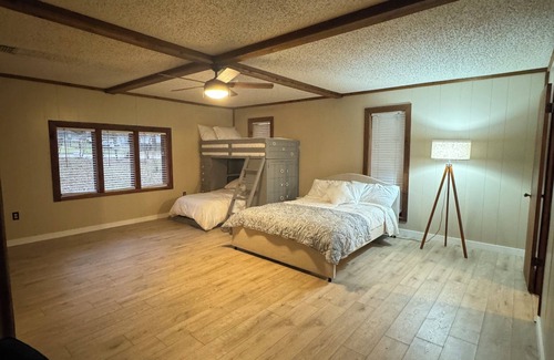 Longview Other | Charming 4-bedroom Farmhouse with WiFi, Fire Pit in Longview
