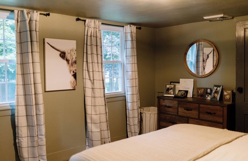 Shelton Other | Charming 4-bedroom farmhouse in Huntington Center, Shelton Connecticut.
