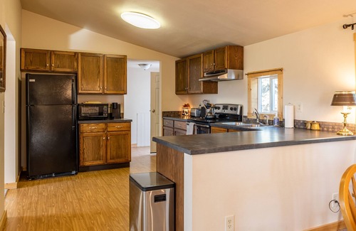 Cody House | Charming 4 bedroom guest house with great views