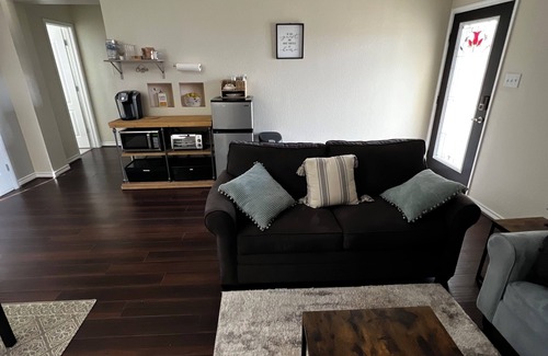 Cedar Hill House | Charming 4-bedroom house with AC and WiFi in amazing Cedar Hill