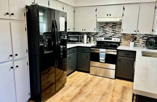 Georgetown House | Charming 4-bedroom house with WiFi and “stock tank” pool in beautiful Georgetown