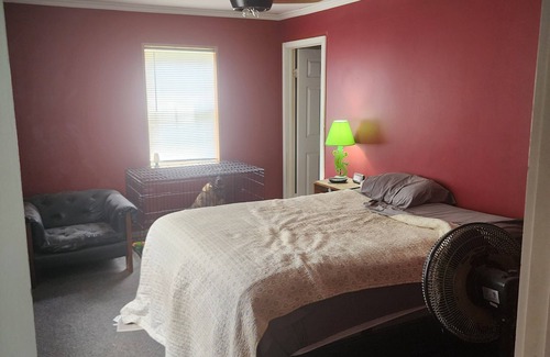 Three Oaks House | Charming 4-bedroom house with WiFi and AC in gorgeous Three Oaks